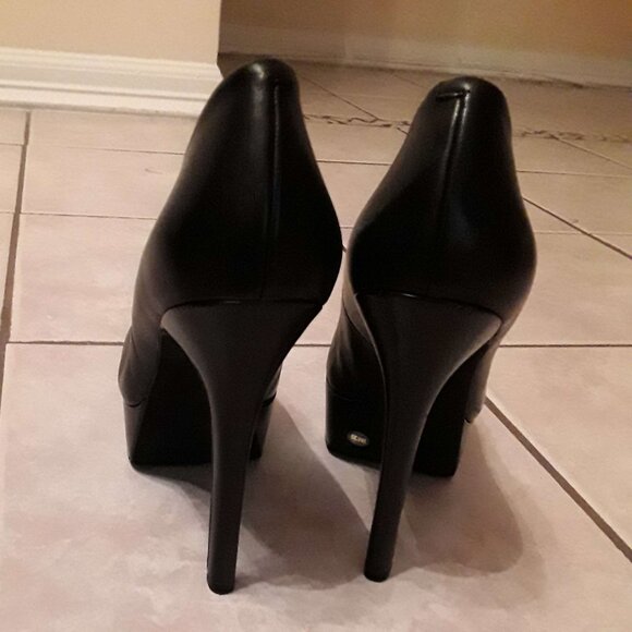 Jessica Simpson 4 inch high shiny black high heel shoes, size 9M - Picture 3 of 5